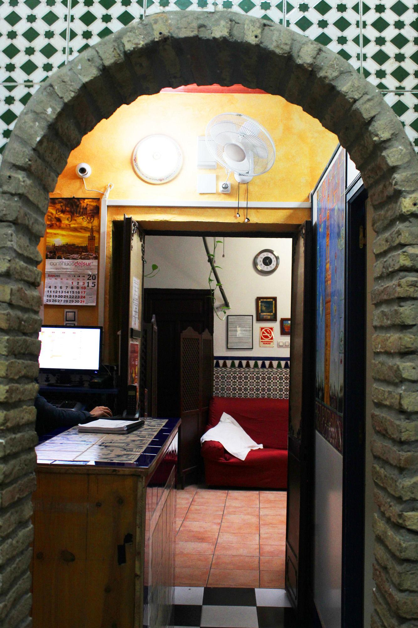 Pension Lisdos Seville Exterior photo