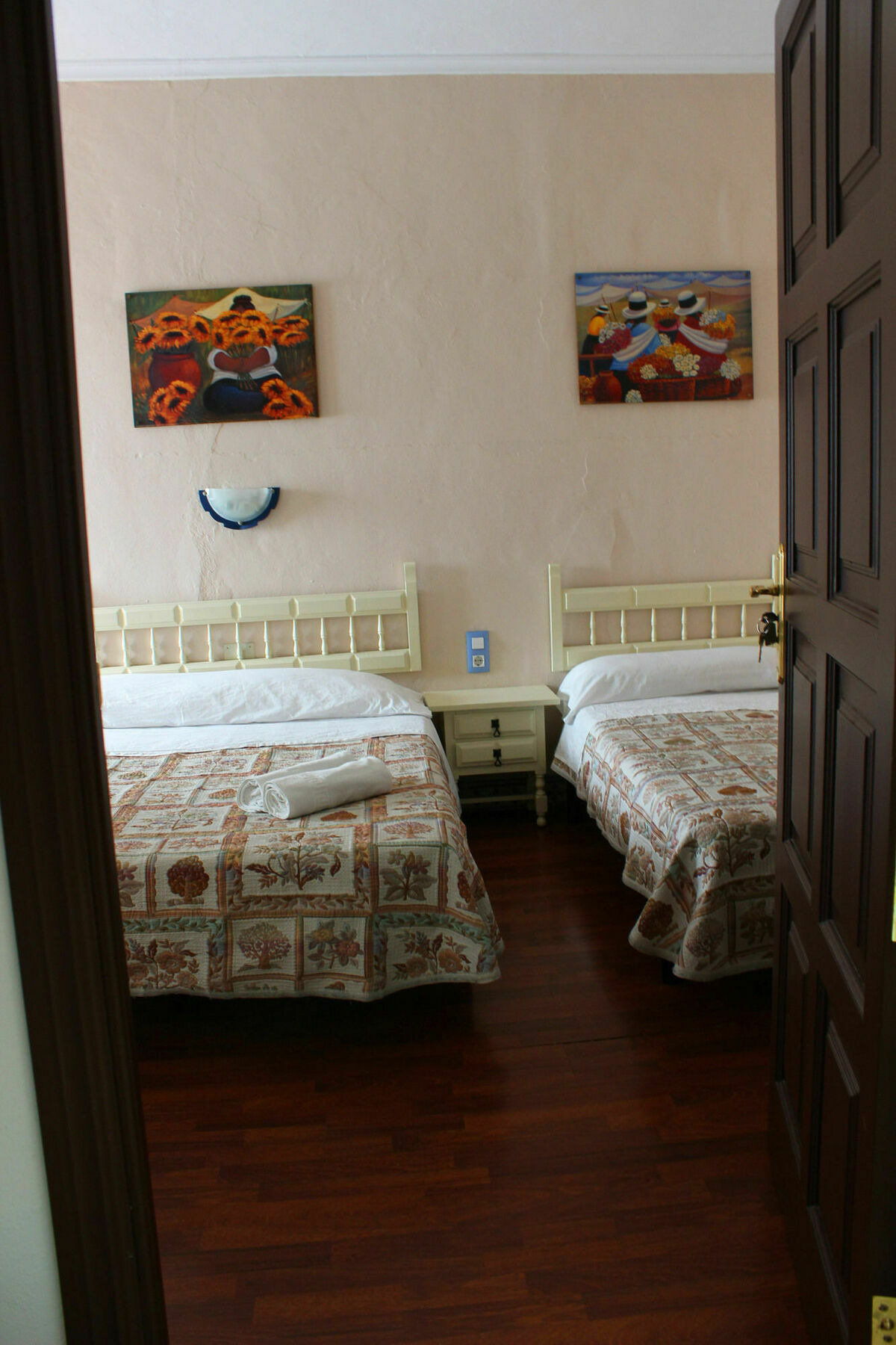 Pension Lisdos Seville Exterior photo