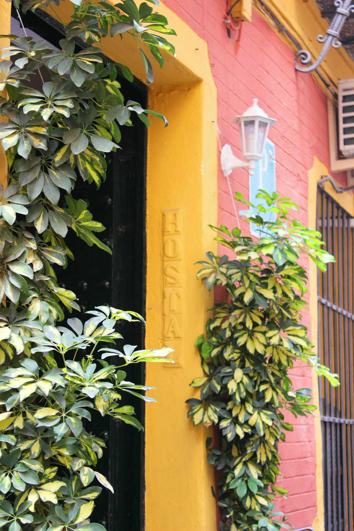 Pension Lisdos Seville Exterior photo